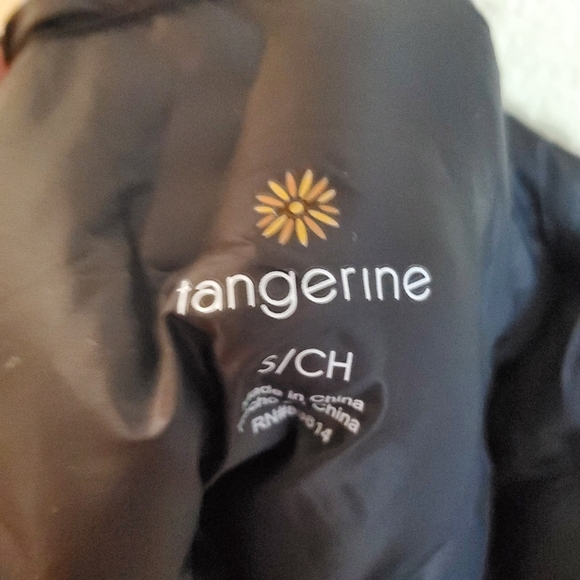 Tangerine Light Weight Puffed Black Vest - Picture 3 of 5